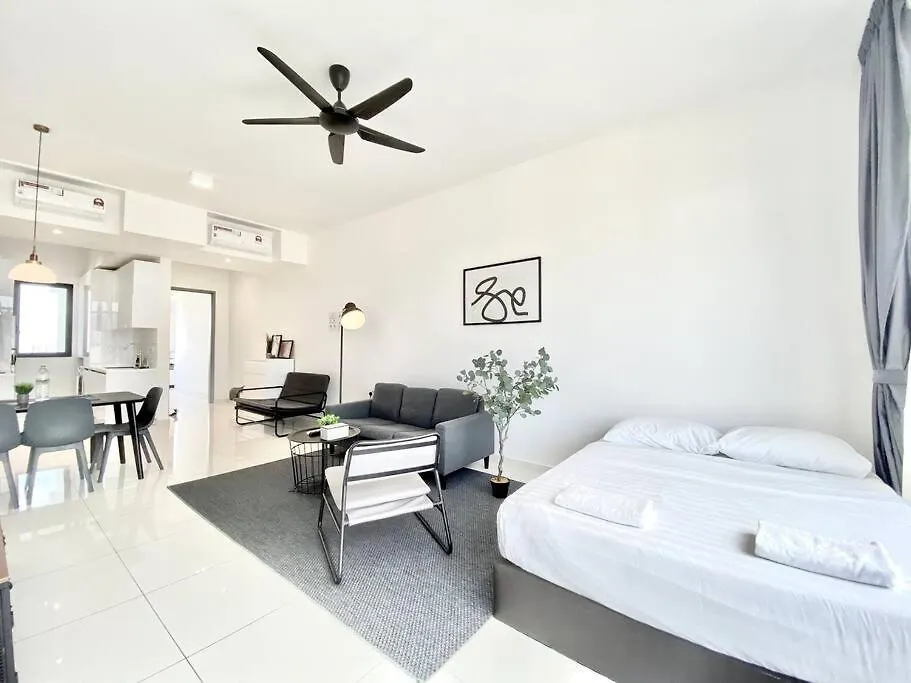 Beacon Executive Suites #Minimalist #Skypool #Georgetown #6Pax #2Br 2Bath #3 Queen #Quality Well Maintained #Private Host Apartamento George Town