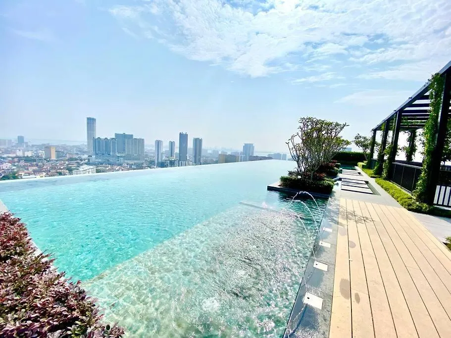 Beacon Executive Suites #Minimalist #Skypool #Georgetown #6Pax #2Br 2Bath #3 Queen #Quality Well Maintained #Private Host ジョージタウン